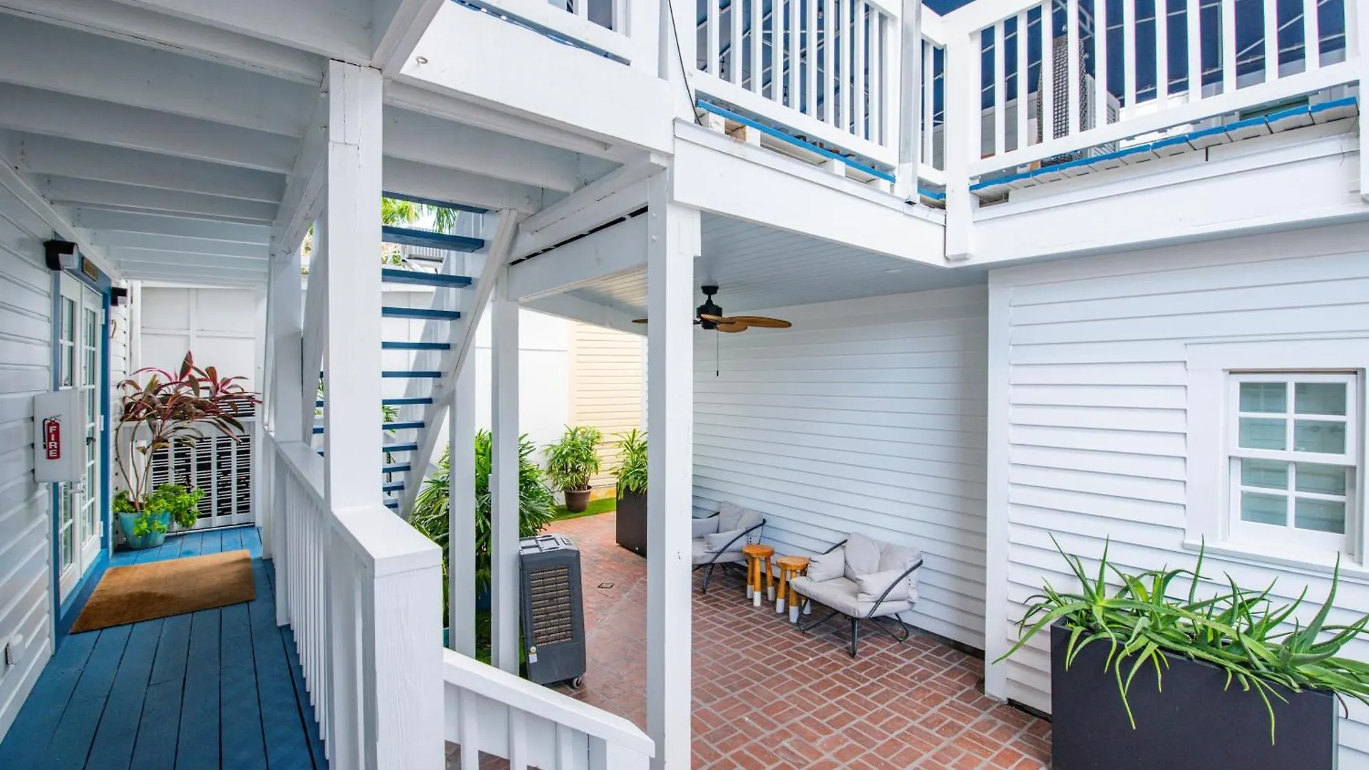 Underwater Cabana At Custom House Inn Key West United States
